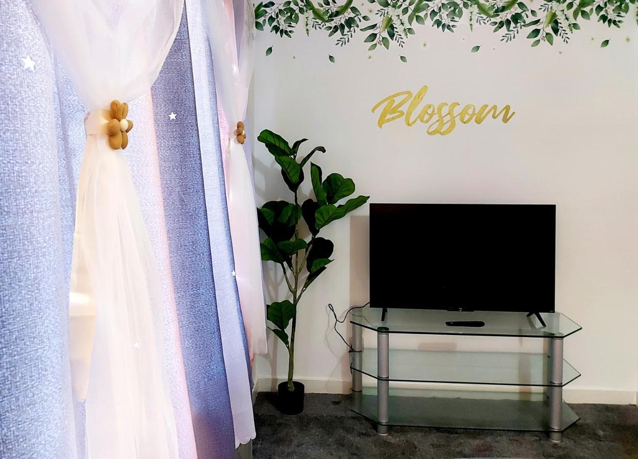 The Blossom - Ларгс Экстерьер фото